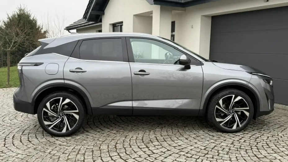 NISSAN Qashqai -