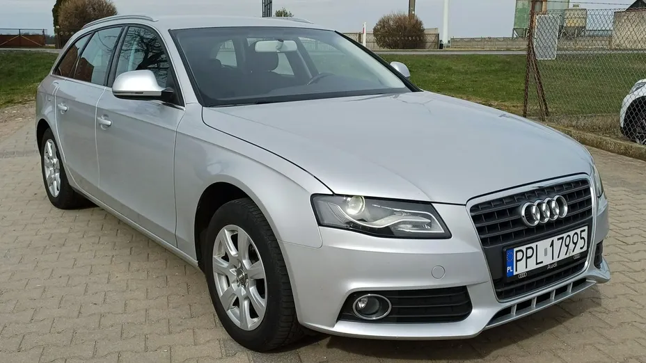 AUDI A4 -