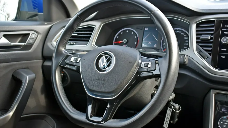 VOLKSWAGEN T-ROC -