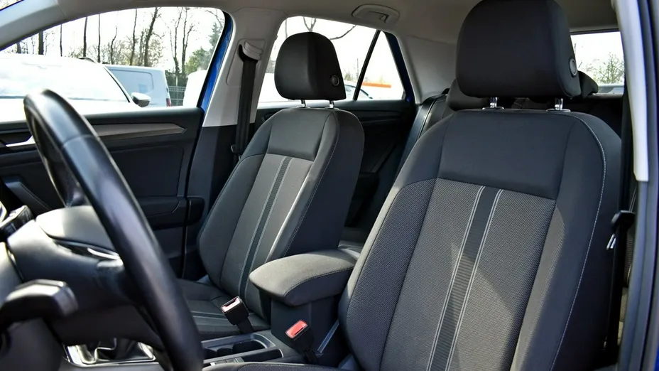 VOLKSWAGEN T-ROC -