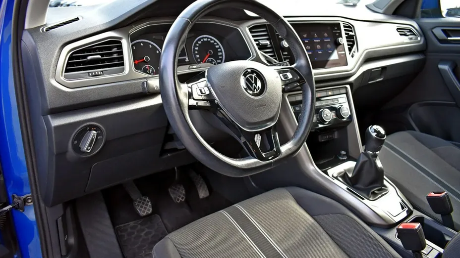 VOLKSWAGEN T-ROC -