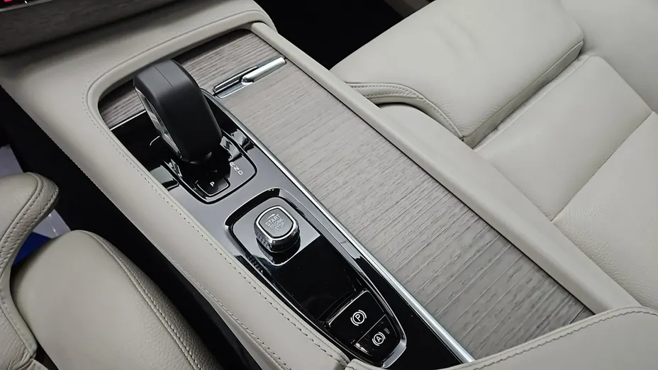 VOLVO XC90 -