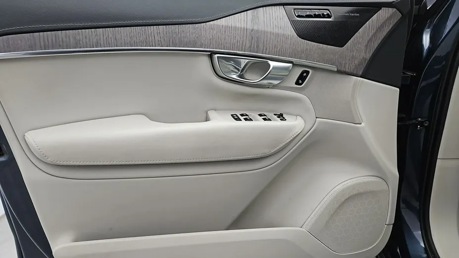 VOLVO XC90 -