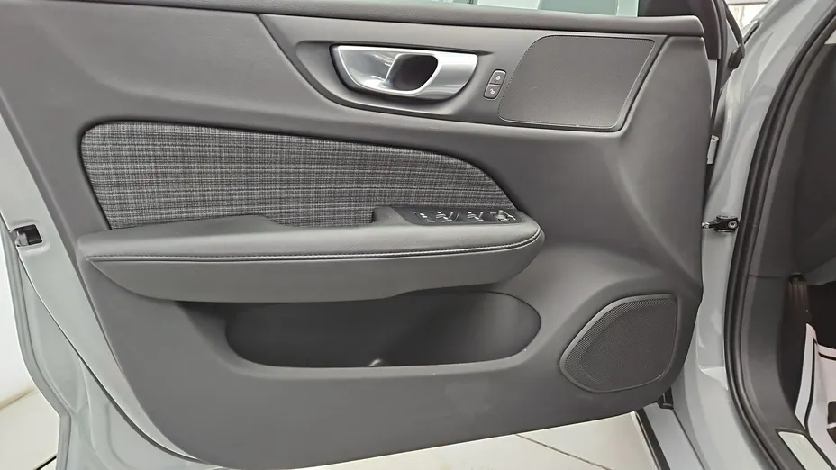 VOLVO V60 -