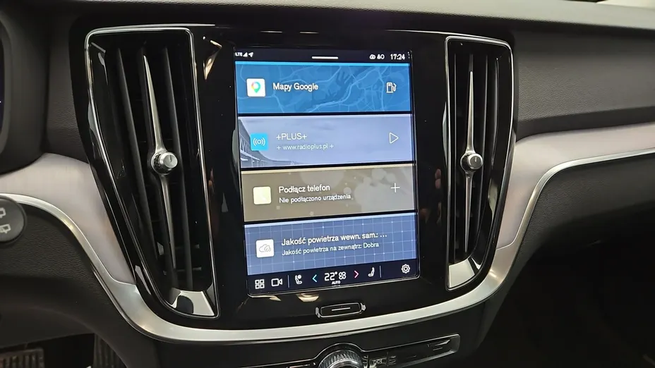 VOLVO V60 -