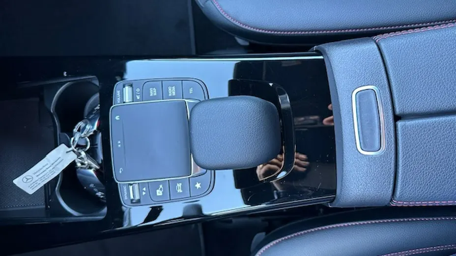 MERCEDES-BENZ CLA -
