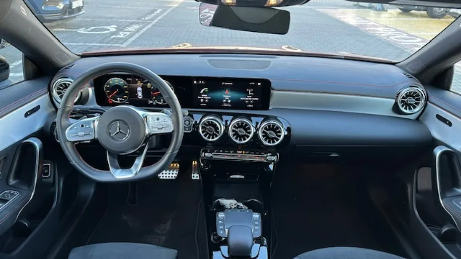MERCEDES-BENZ CLA -