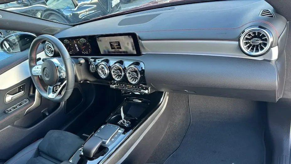 MERCEDES-BENZ CLA -