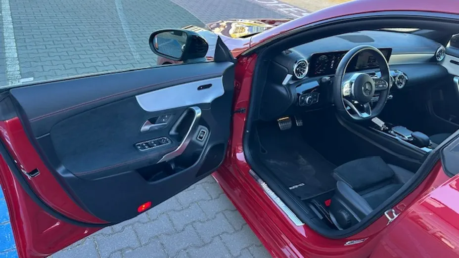 MERCEDES-BENZ CLA -