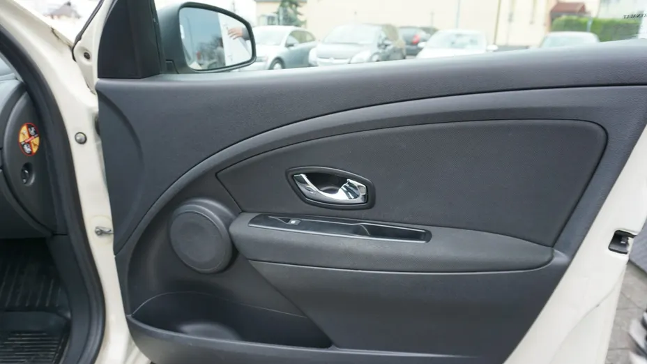 RENAULT Fluence -