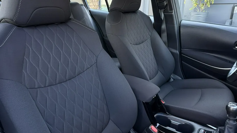TOYOTA Corolla -