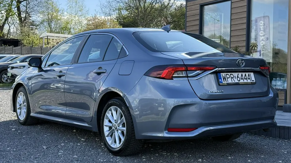 TOYOTA Corolla -
