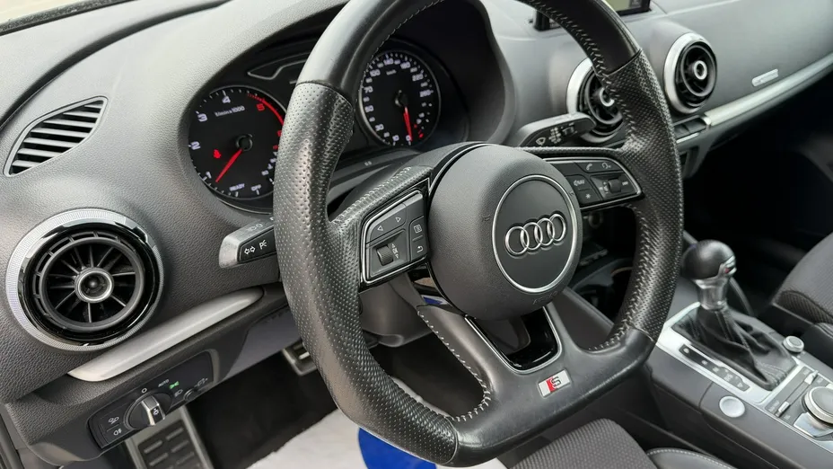 AUDI A3 -
