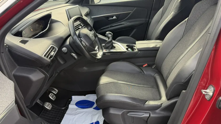 PEUGEOT 3008 -