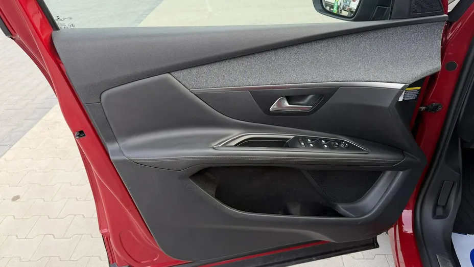 PEUGEOT 3008 -