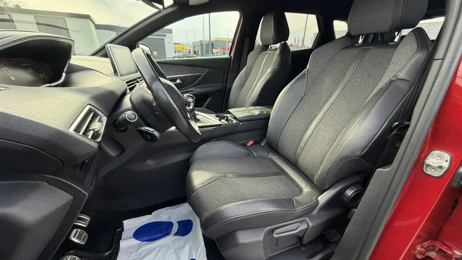 PEUGEOT 3008 -