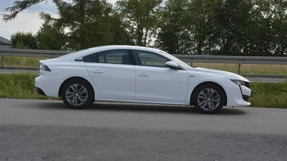 PEUGEOT 508 -