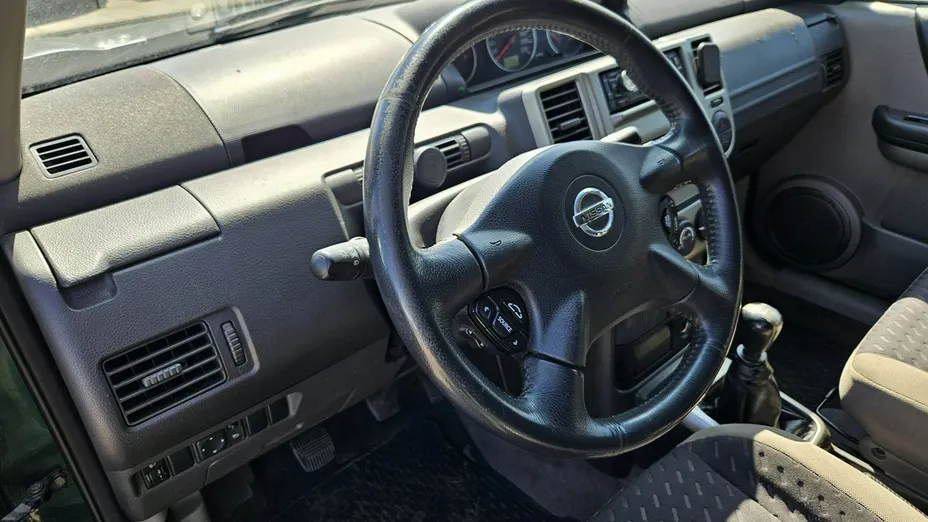 NISSAN X-Trail -