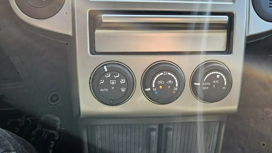 NISSAN X-Trail -