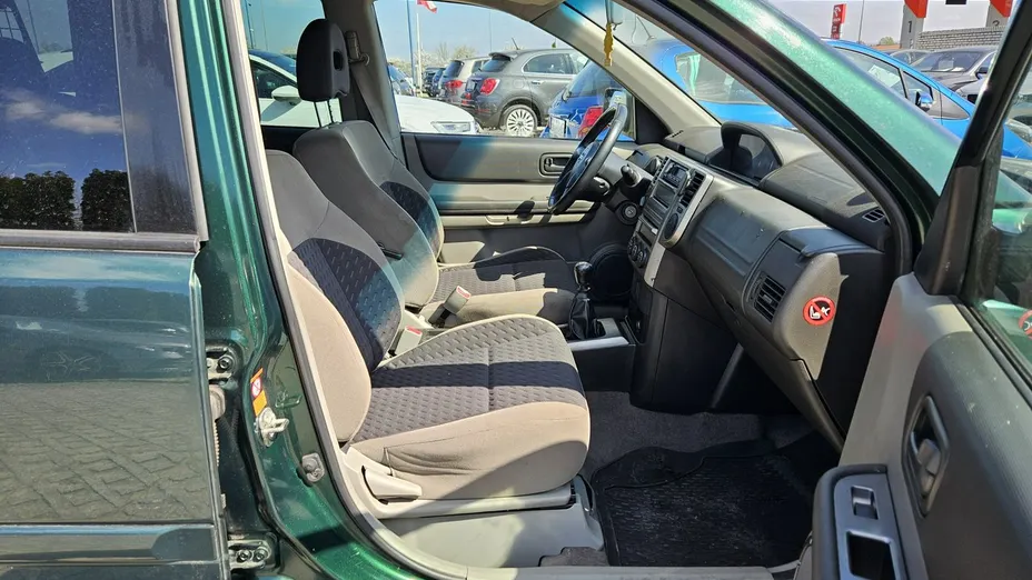 NISSAN X-Trail -