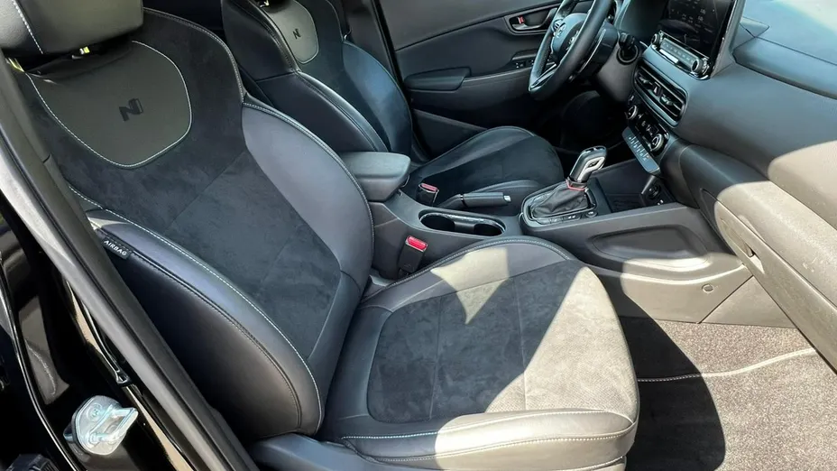 HYUNDAI Kona -