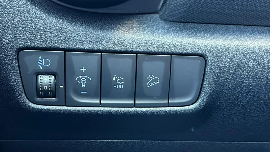 HYUNDAI Kona -