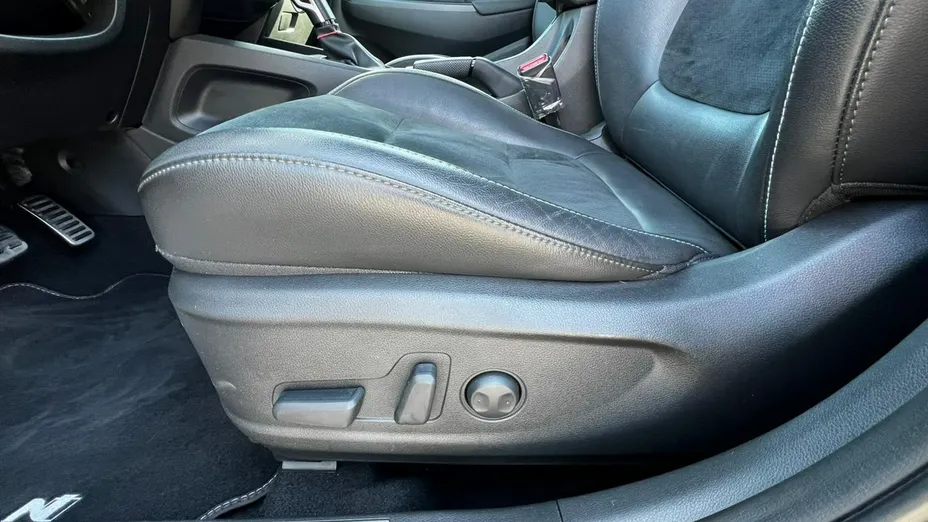 HYUNDAI Kona -