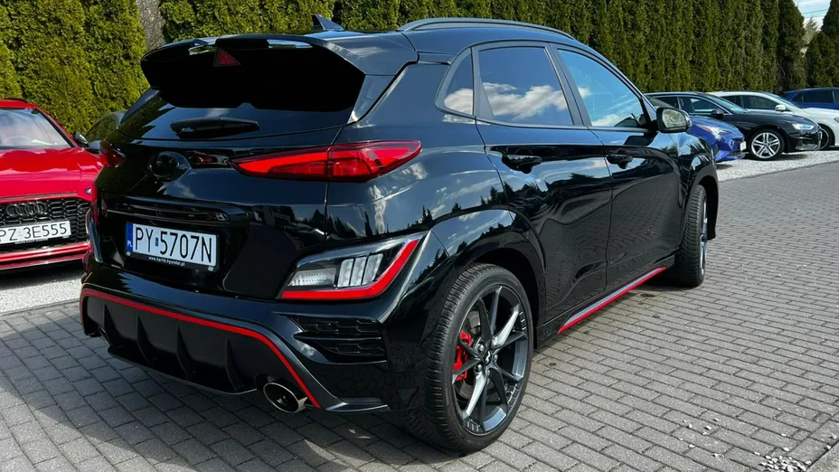 HYUNDAI Kona -