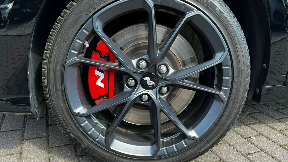HYUNDAI Kona -