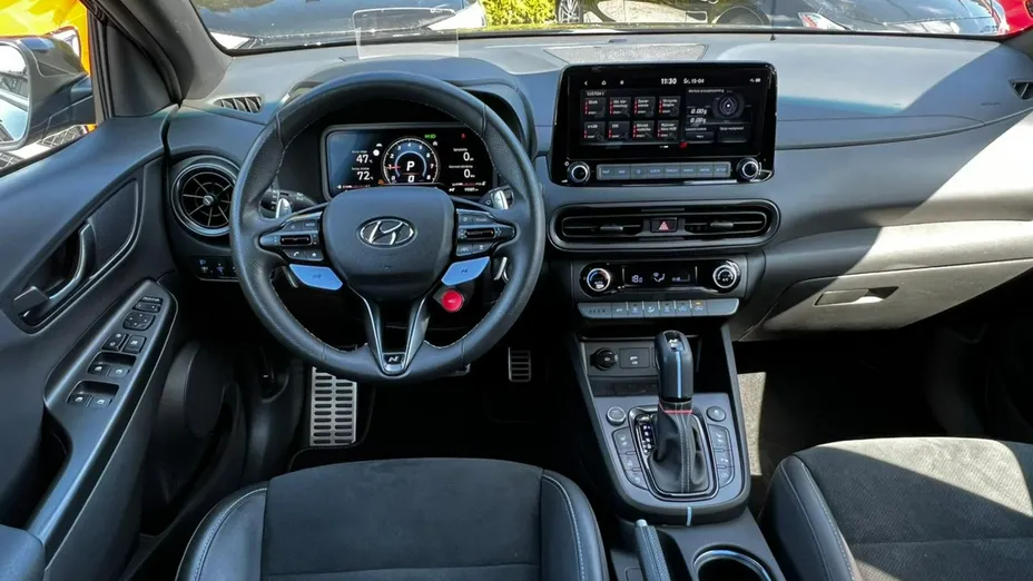 HYUNDAI Kona -