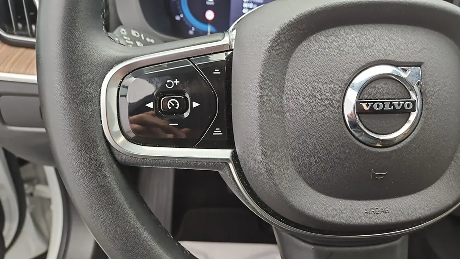 VOLVO XC60 -