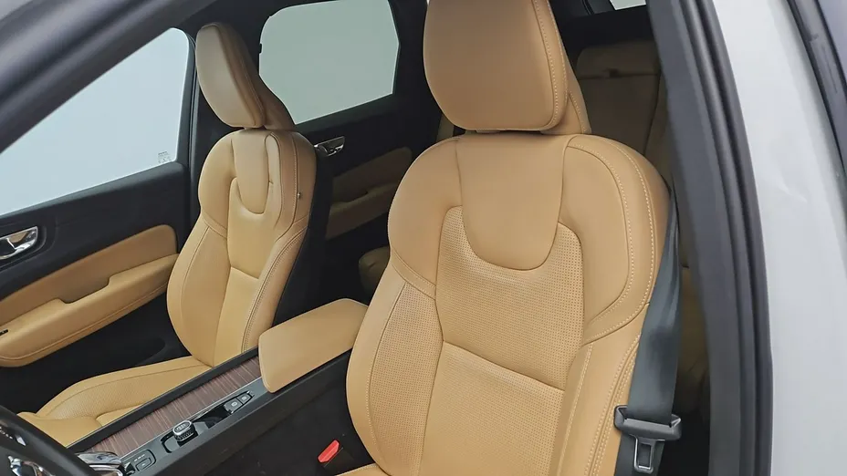 VOLVO XC60 -