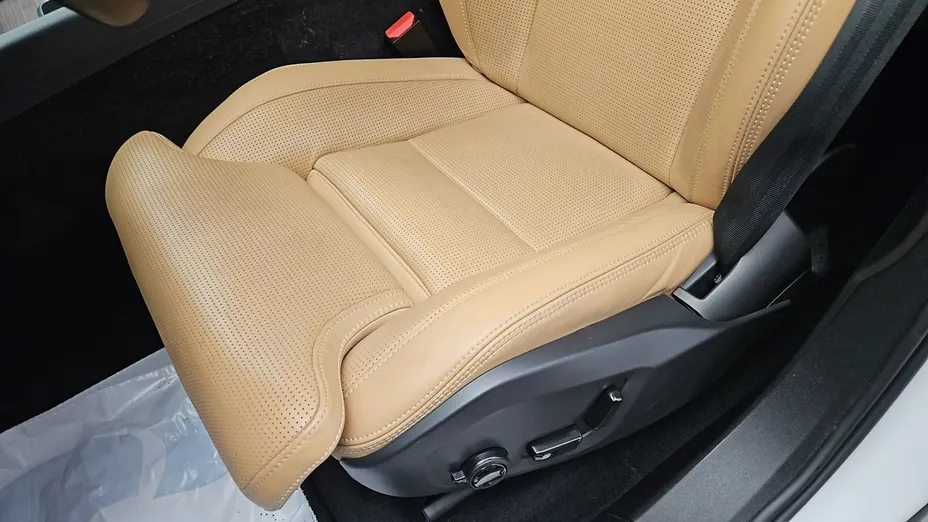 VOLVO XC60 -