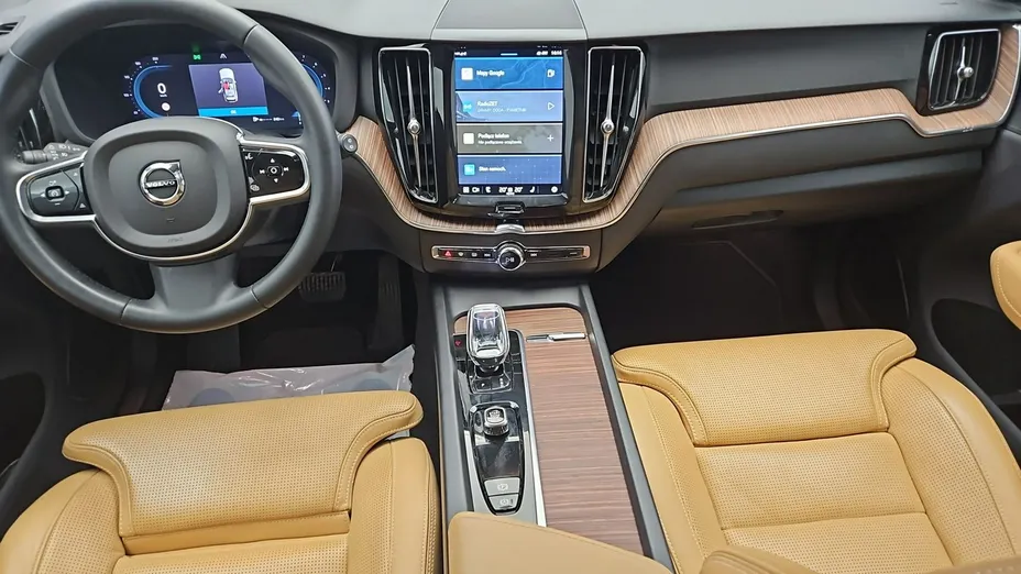 VOLVO XC60 -