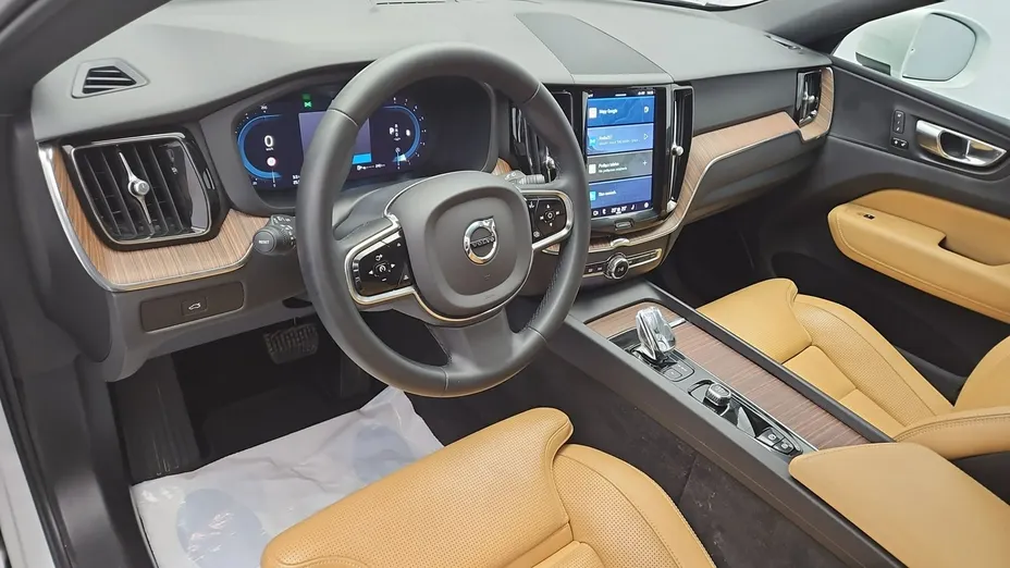 VOLVO XC60 -