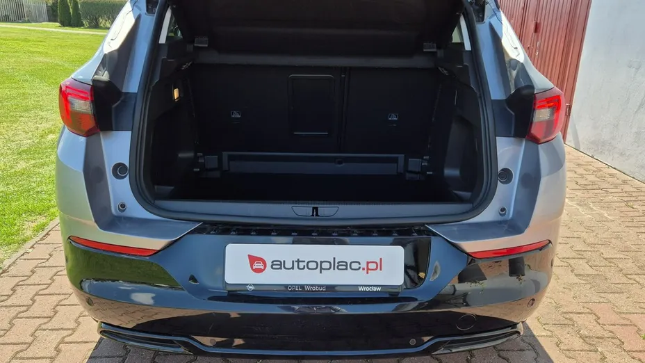OPEL Grandland X -