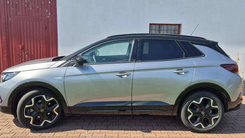 OPEL Grandland X -