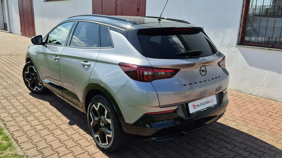 OPEL Grandland X -