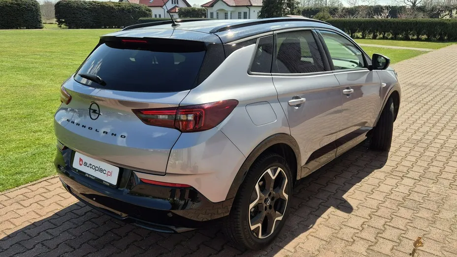 OPEL Grandland X -