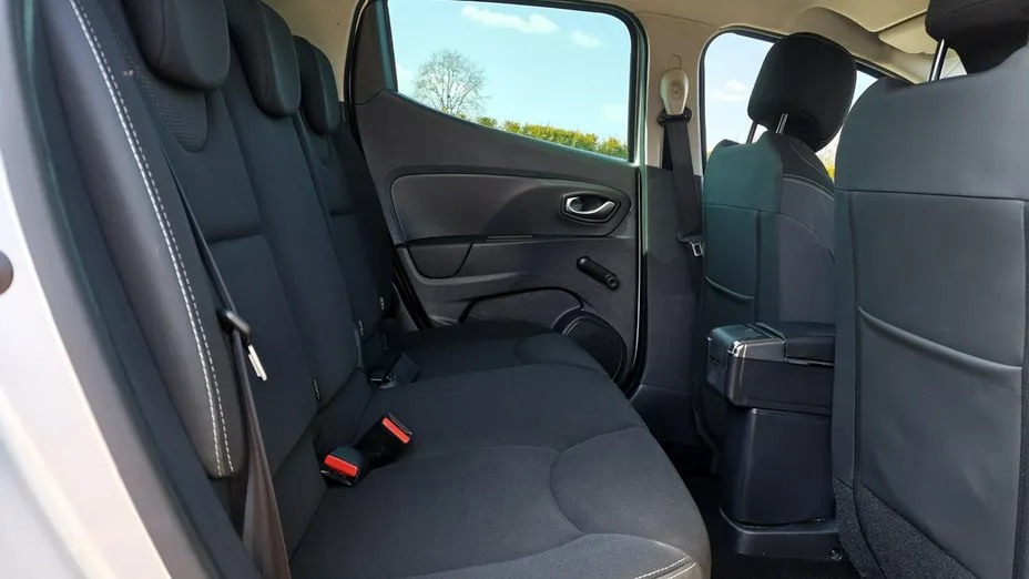 RENAULT Clio -