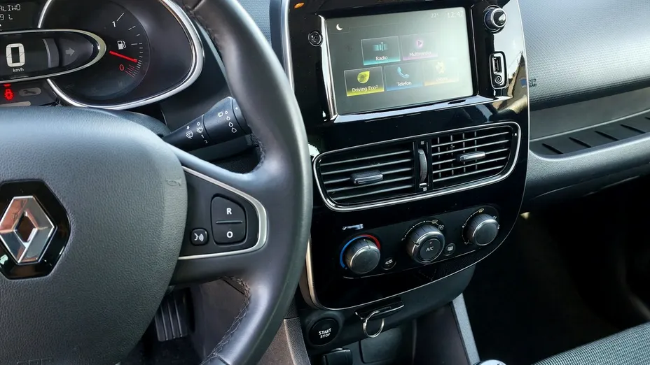 RENAULT Clio -