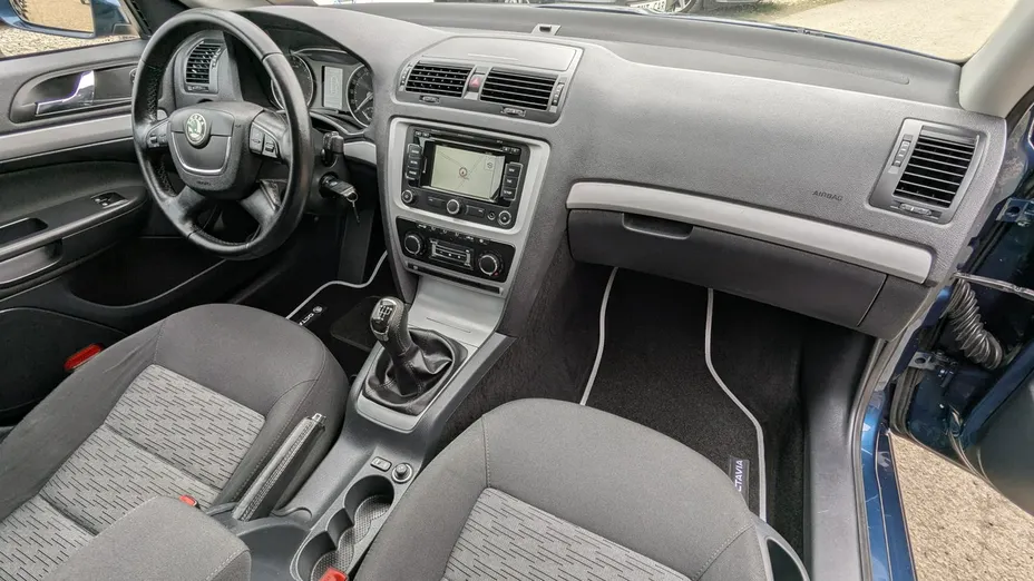 SKODA Octavia -