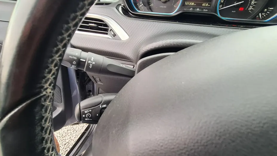 PEUGEOT 2008 -