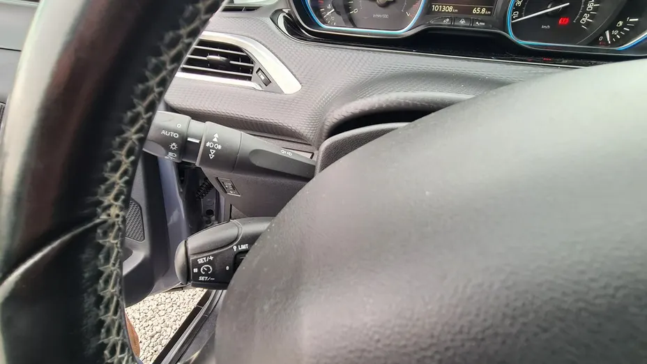 PEUGEOT 2008 -