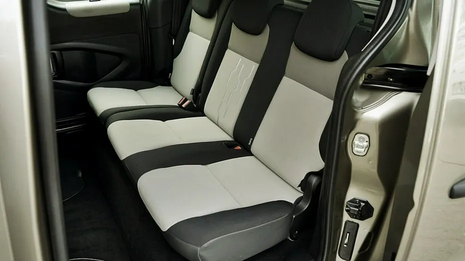 PEUGEOT Partner -