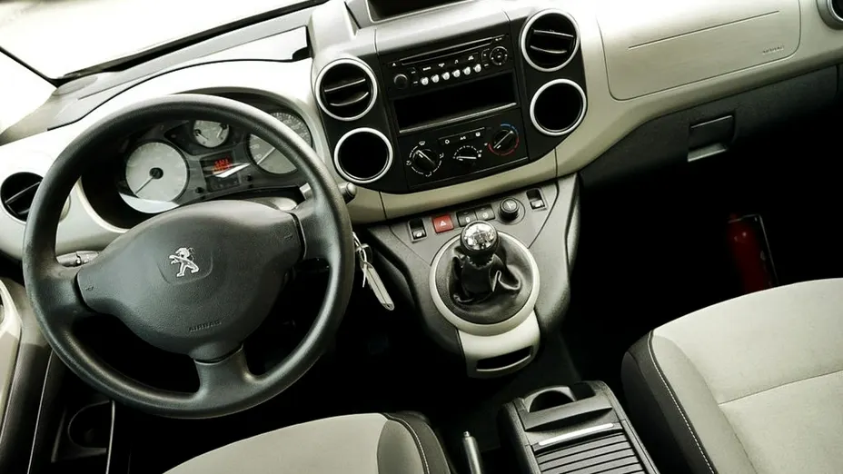 PEUGEOT Partner -