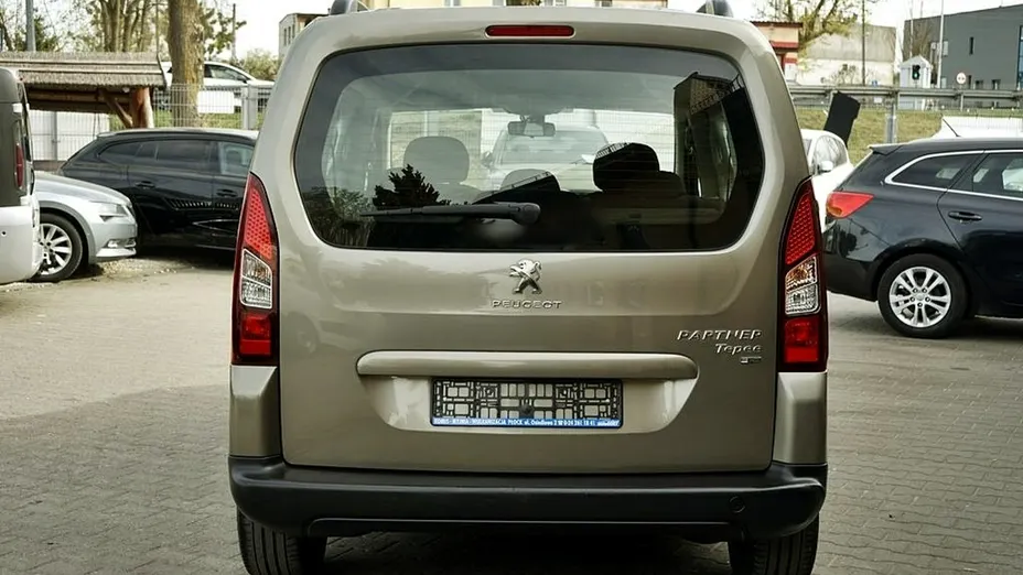 PEUGEOT Partner -