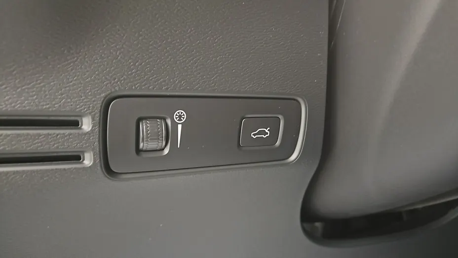 VOLVO XC40 -