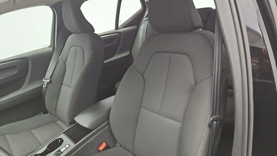 VOLVO XC40 -
