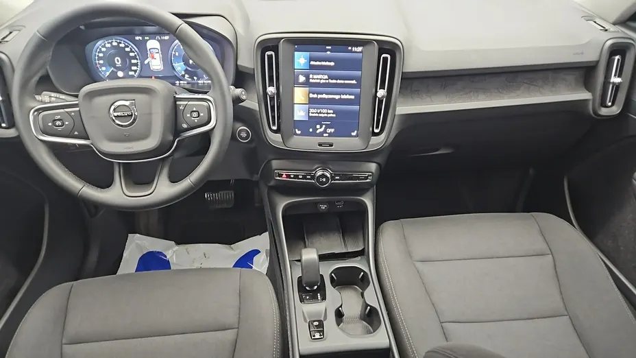 VOLVO XC40 -
